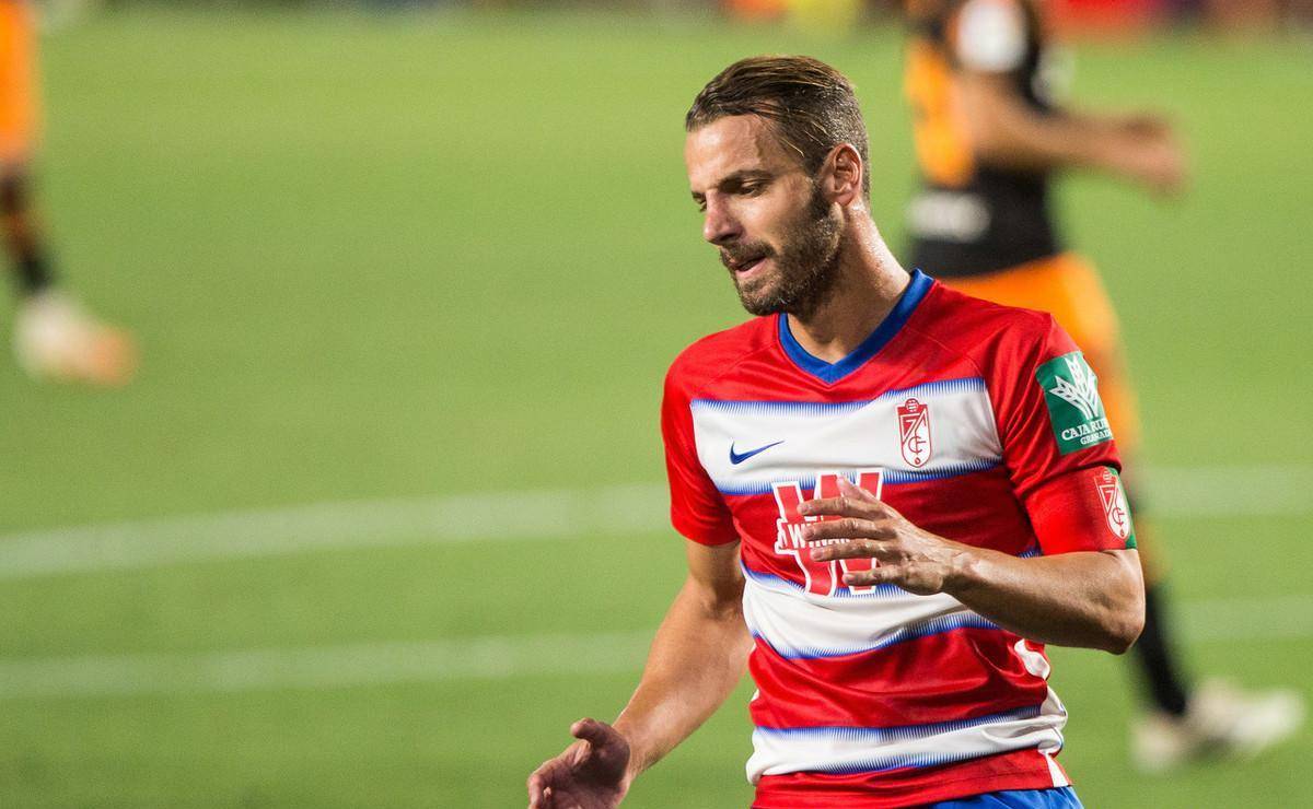 瓦伦西亚遭遇先驱败绩,冬歇期前紧急换帅 瓦伦西亚遭遇先驱败绩,冬歇期前紧急换帅